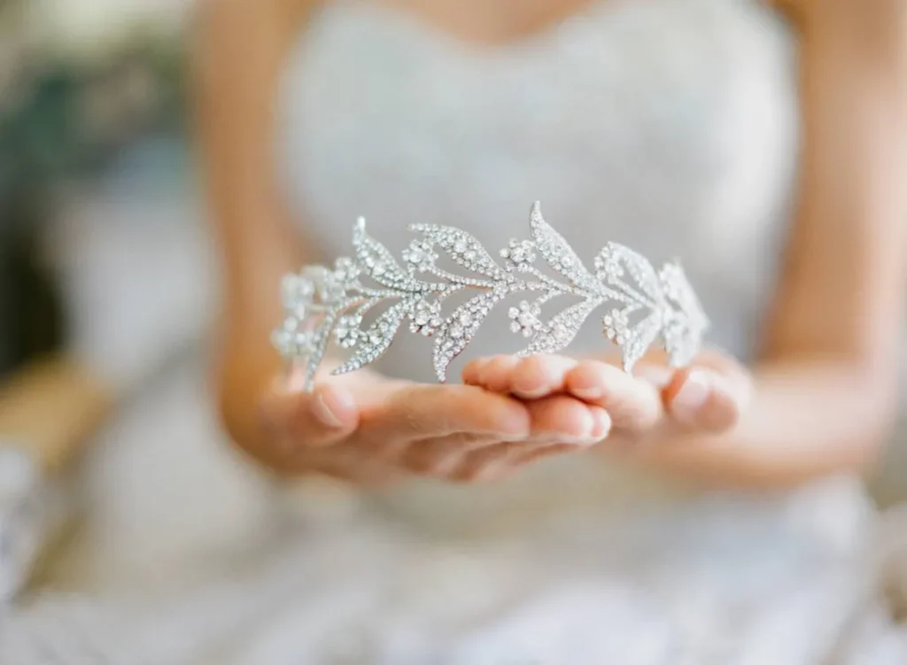 300+ Best Crown Pick Up Lines: Funny, Cute & Romantic